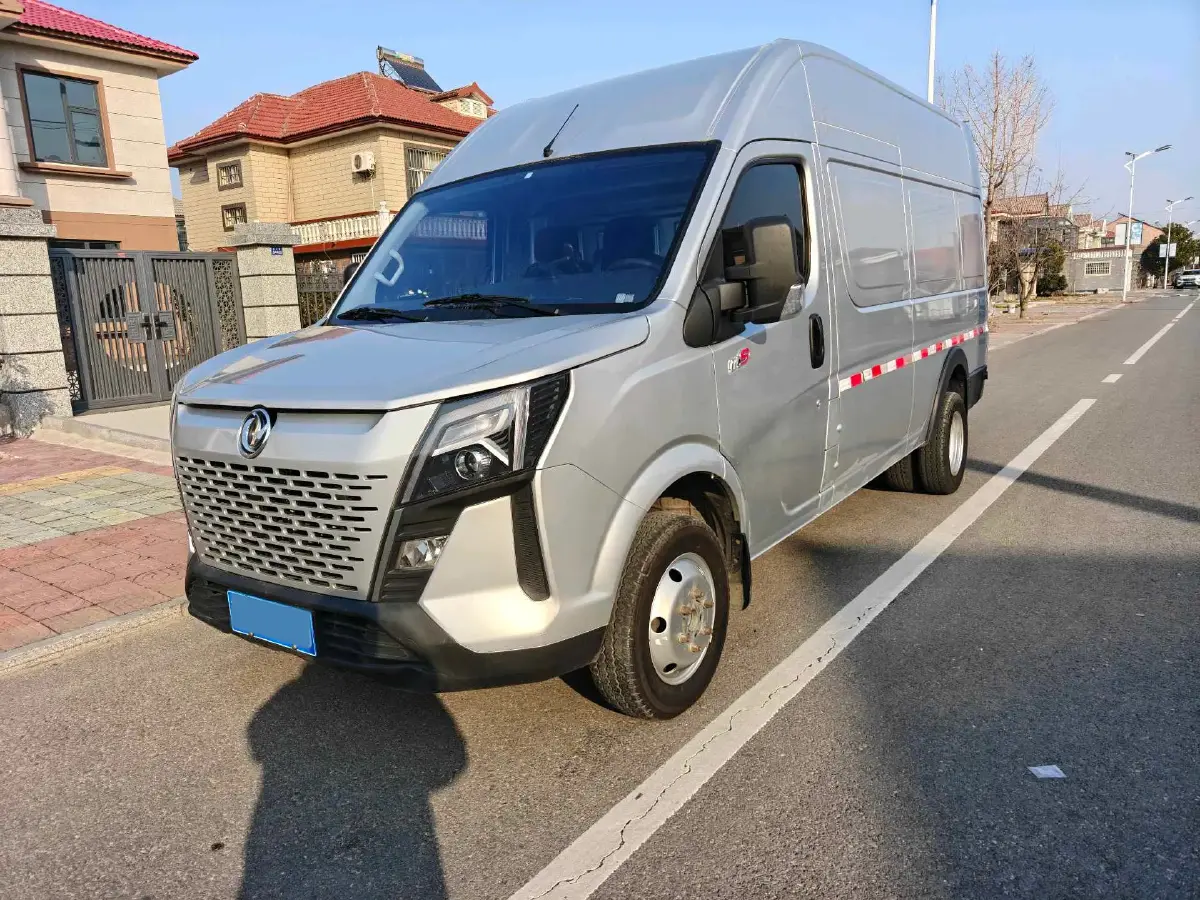 2023 Ford Transit 2.0T 220HP L4 5MT