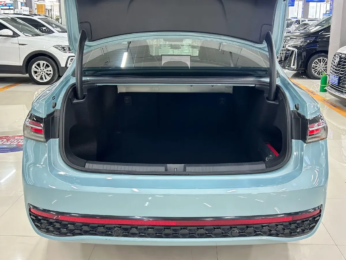 2025 Volkswagen Passat 2.0T 220HP L4 7DCT,autocango,china used car exporter,china ev exporter,chinese used car exporter,chinese used ev exporter