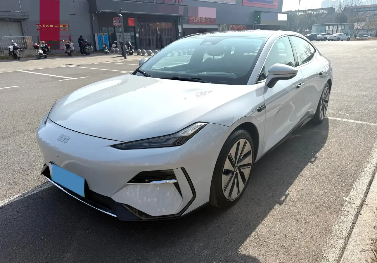 2024 Geely Galaxy E8 BEV 62KWH