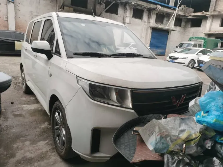 2020 BaoJun RC-5 1.5L 99HP L4 6MT,autocango,china used car exporter,china ev exporter,chinese used car exporter,chinese used ev exporter