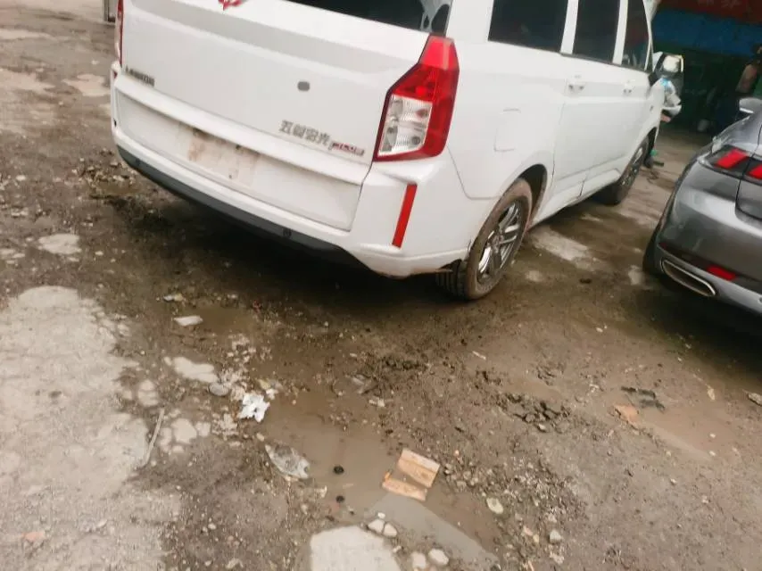 2020 BaoJun RC-5 1.5L 99HP L4 6MT,autocango,china used car exporter,china ev exporter,chinese used car exporter,chinese used ev exporter