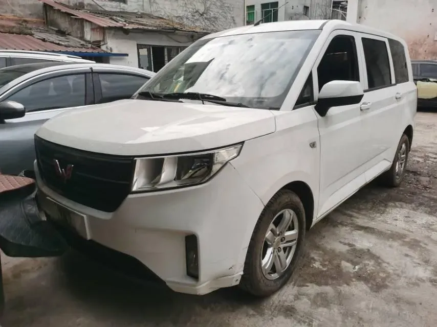 2020 BaoJun RC-5 1.5L 99HP L4 6MT,autocango,china used car exporter,china ev exporter,chinese used car exporter,chinese used ev exporter