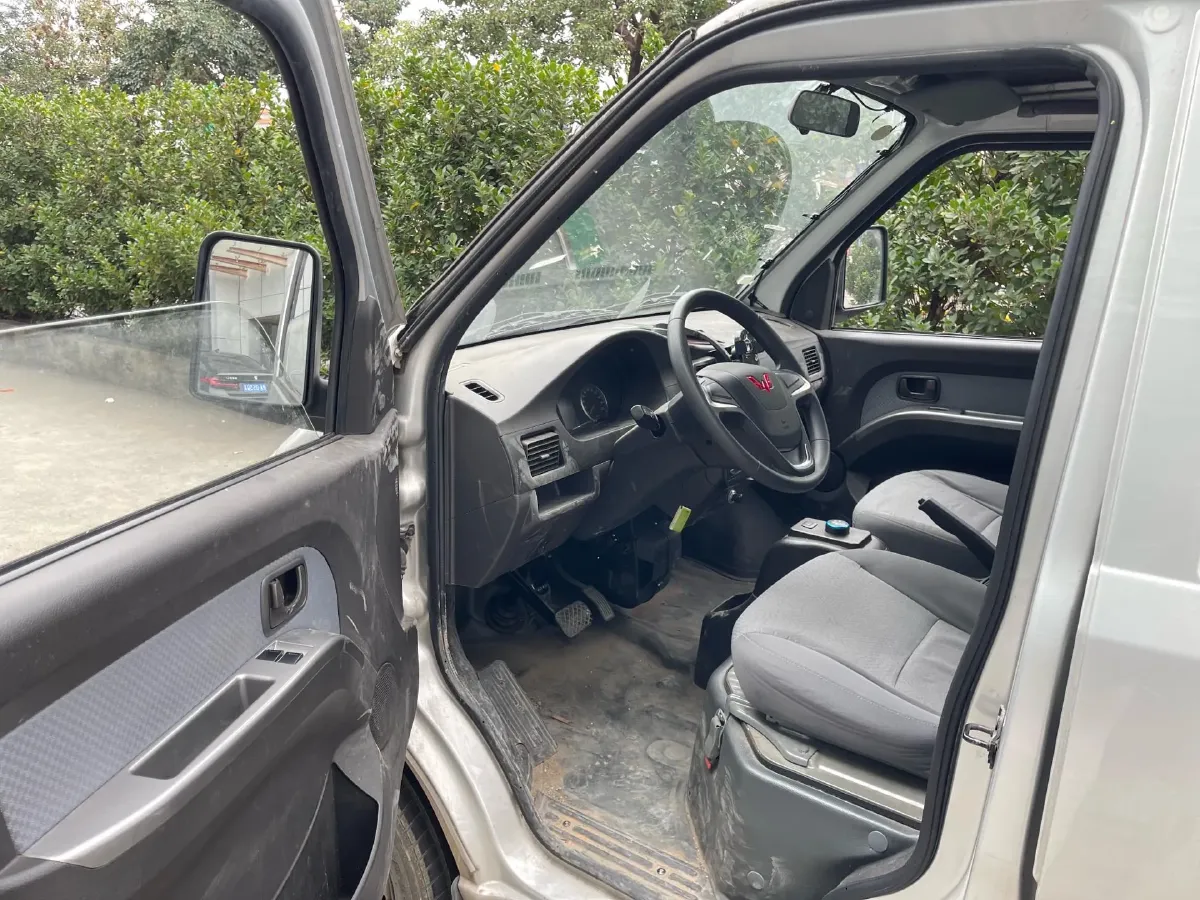 2022 WuLing RongGuang Mini Truck EV BEV 41.5KWH,autocango,china used car exporter,china ev exporter,chinese used car exporter,chinese used ev exporter