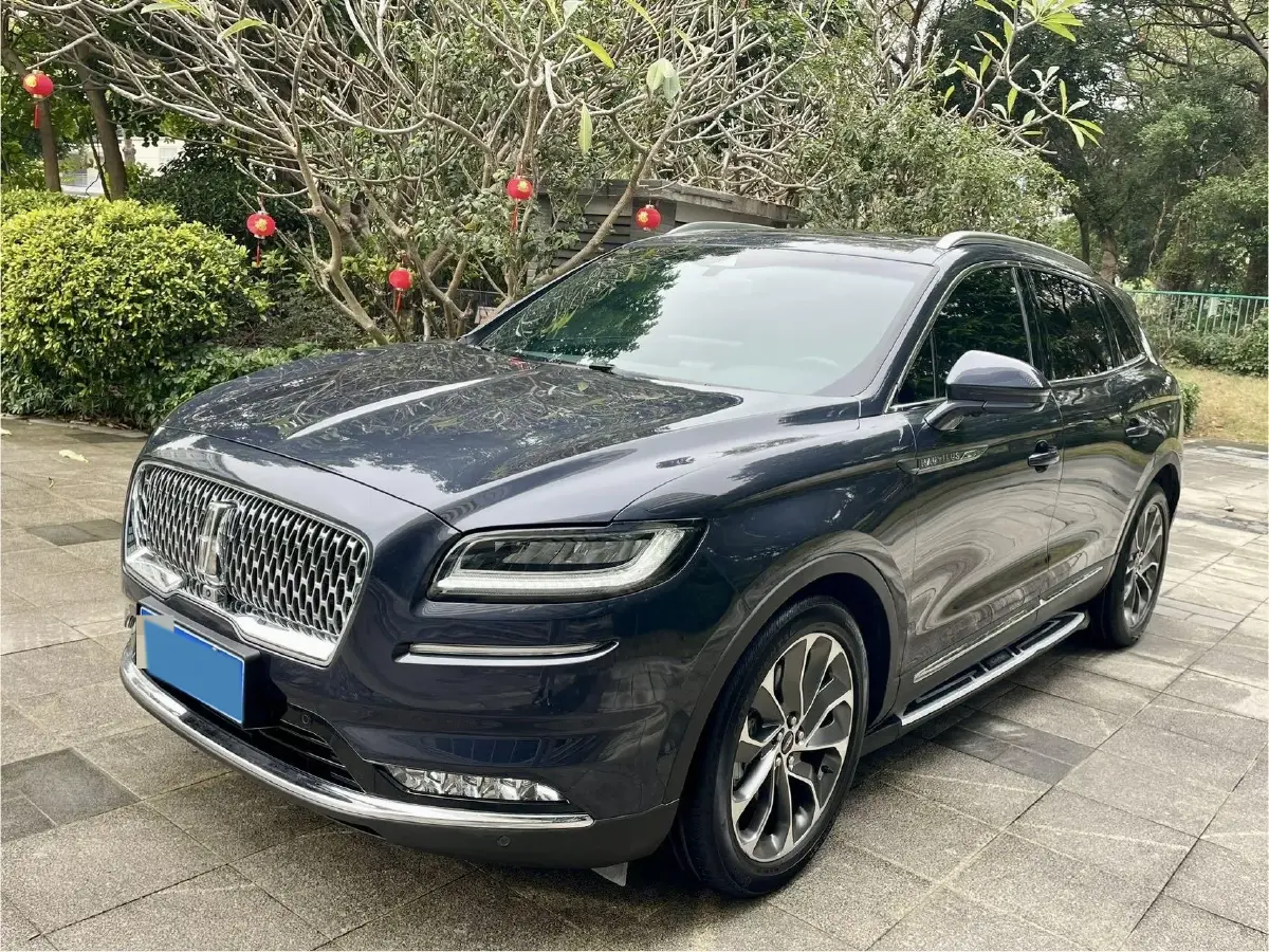 2021 Lincoln Nautilus 2.0T 245HP L4 8AT