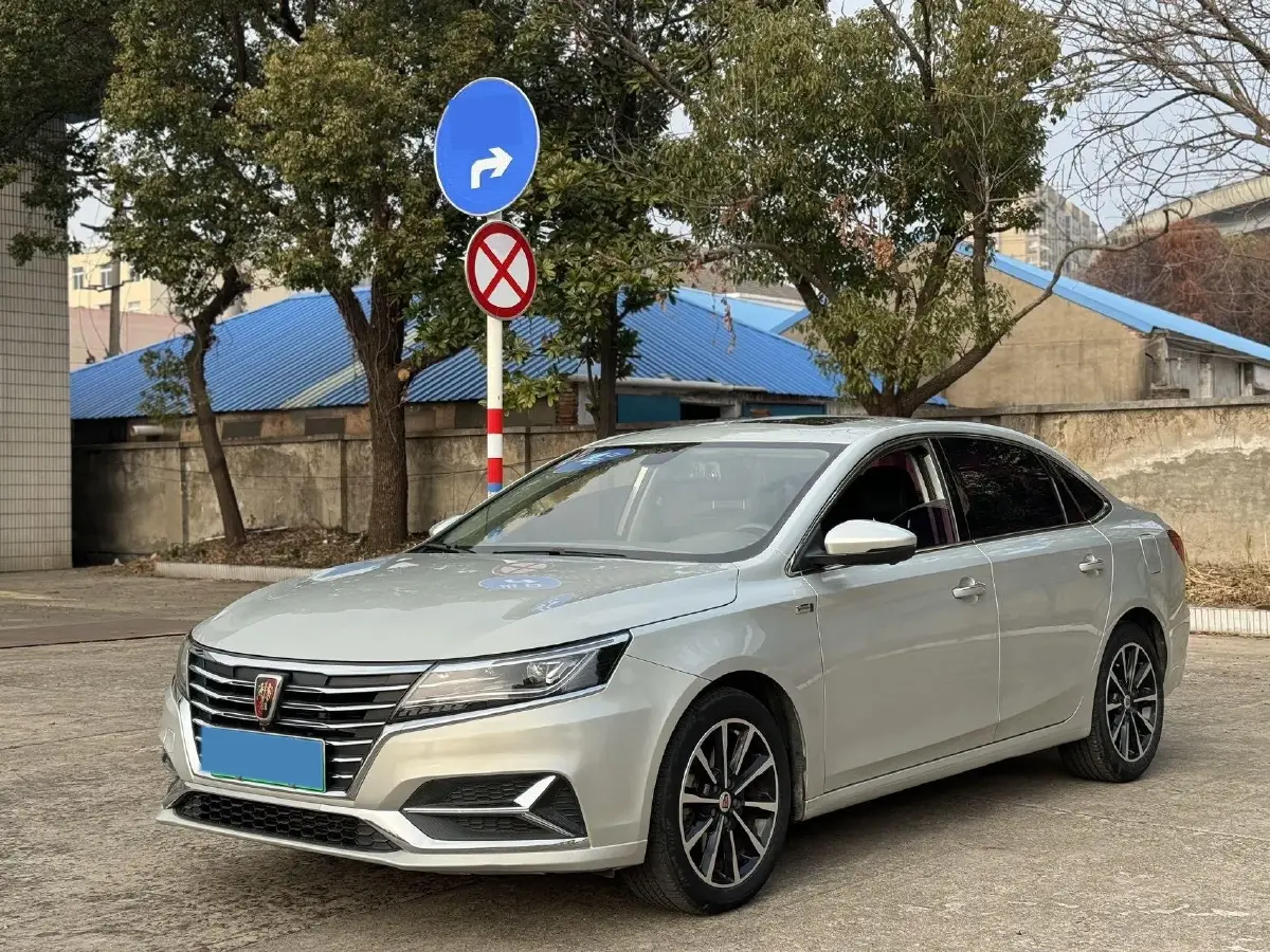 2017 Roewe i6 1.0T 125HP L3 2AT PHEV