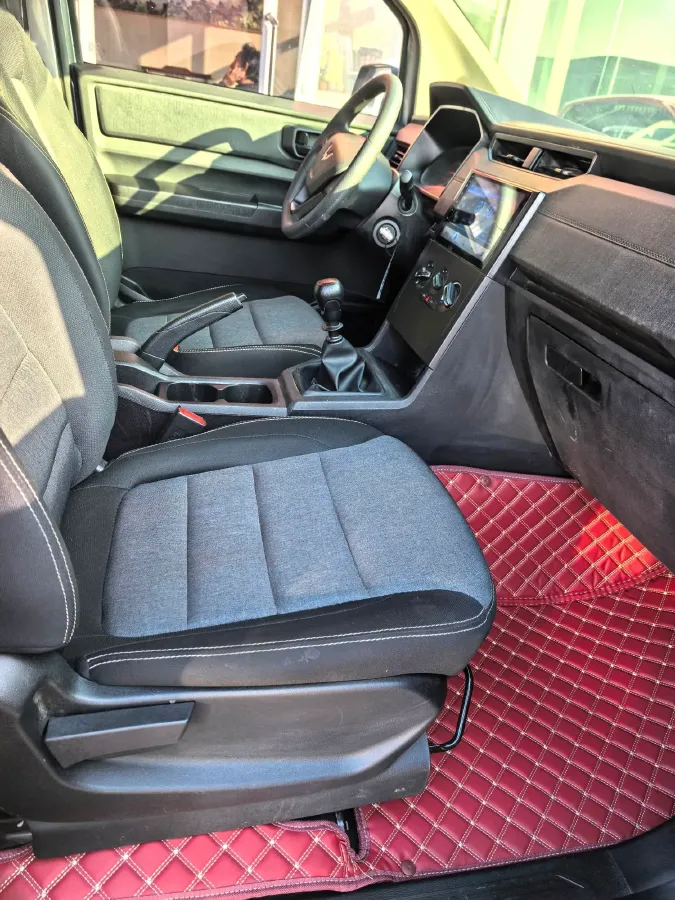 2019 Venucia M50V 1.5L 112HP L4 5MT,autocango,china used car exporter,china ev exporter,chinese used car exporter,chinese used ev exporter