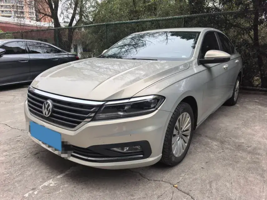 2019 Volkswagen Sagitar 1.2T 116HP L4 7DCT