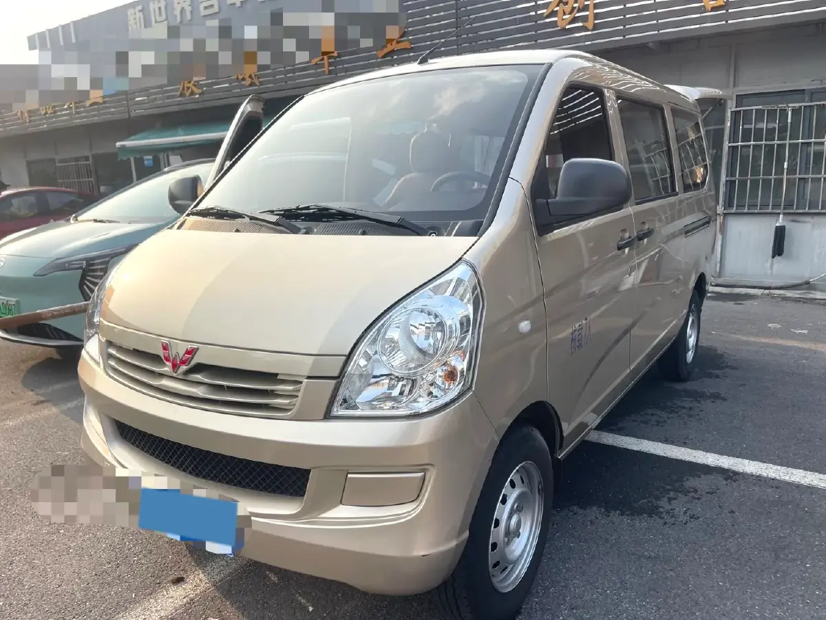 2023 WuLing RongGuang S 1.5L 102HP L4 5MT