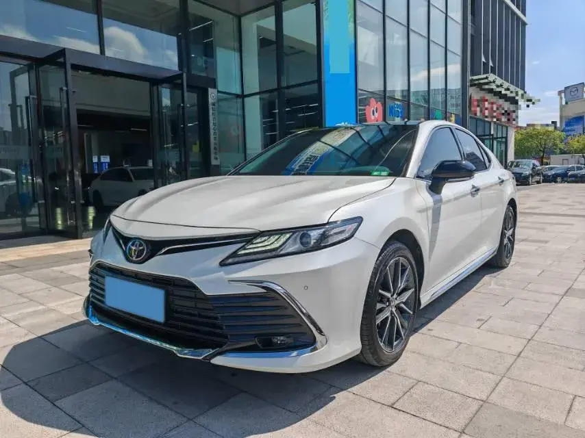 2023 Toyota Camry 2.5L 207HP L4 8AT