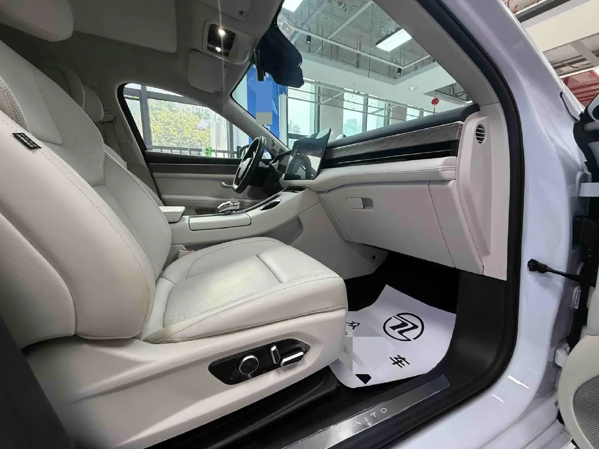 2022 JMC YuHu 7 2.0T 141HP L4 8AT,autocango,china used car exporter,china ev exporter,chinese used car exporter,chinese used ev exporter