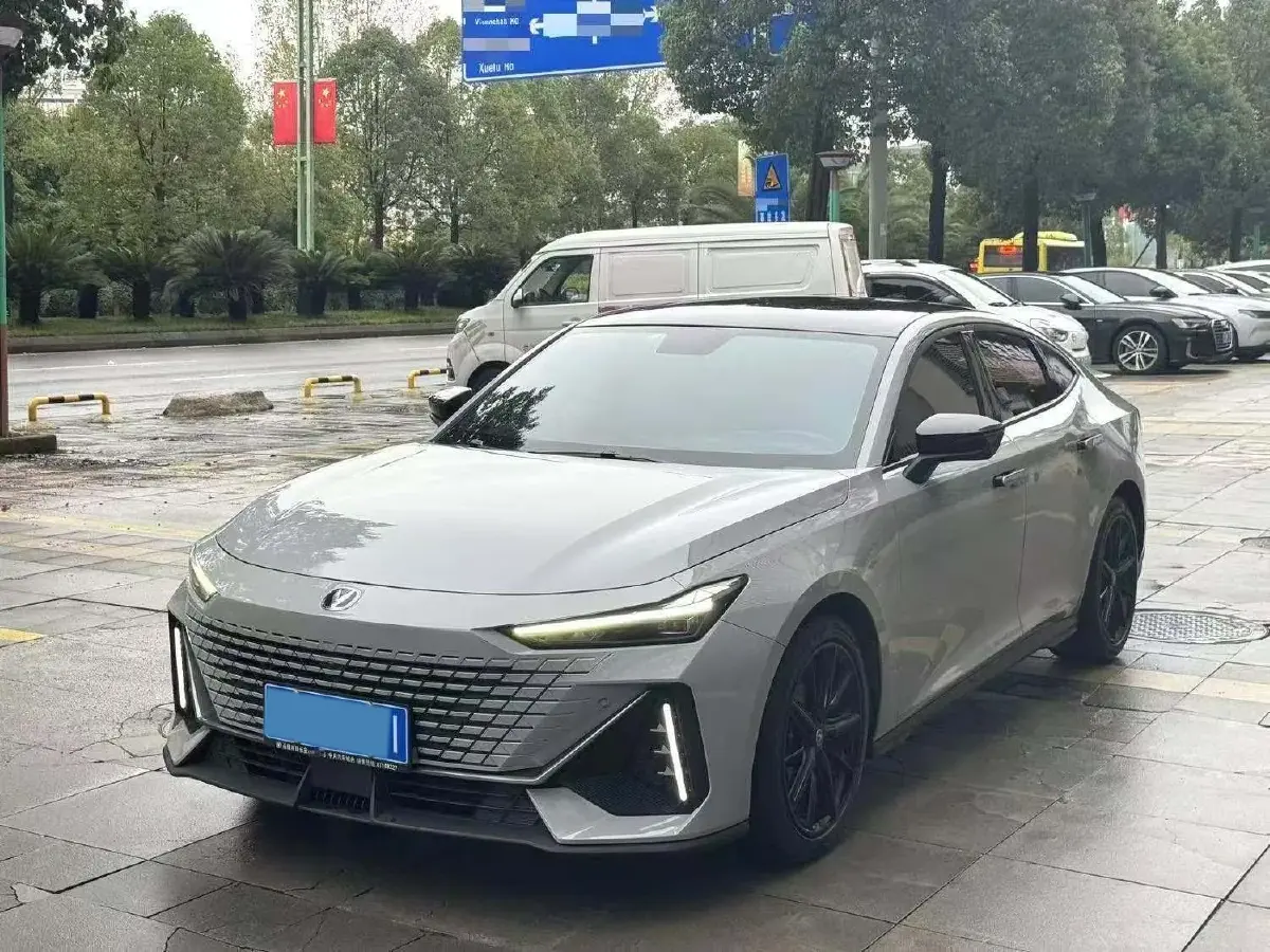 2022 ChangAn UNI-V 1.5T 188HP L4 7DCT