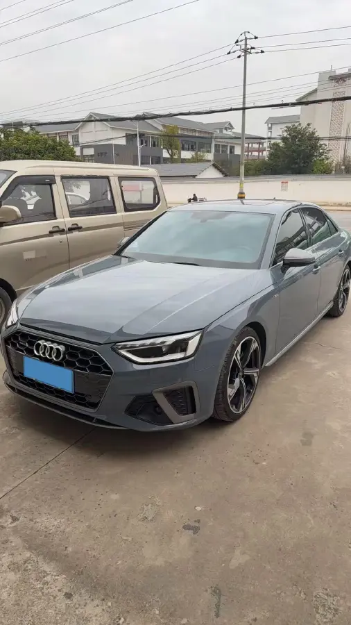 2022 Audi A4L 2.0T 190HP L4 7DCT