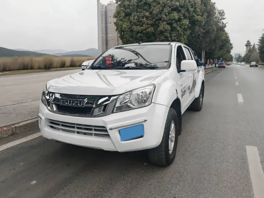 2018 Isuzu RE-MAX Jim 2.8T 116HP L4 5MT