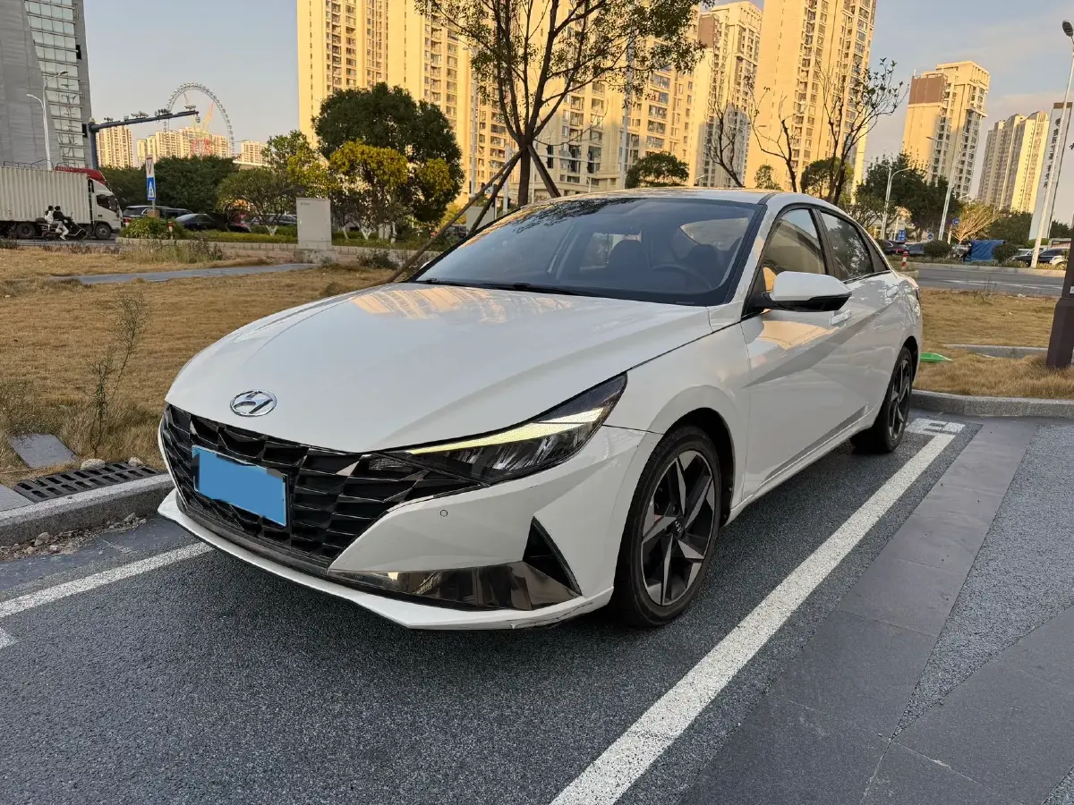 2021 Hyundai Elantra 1.5L 115HP L4 CVT