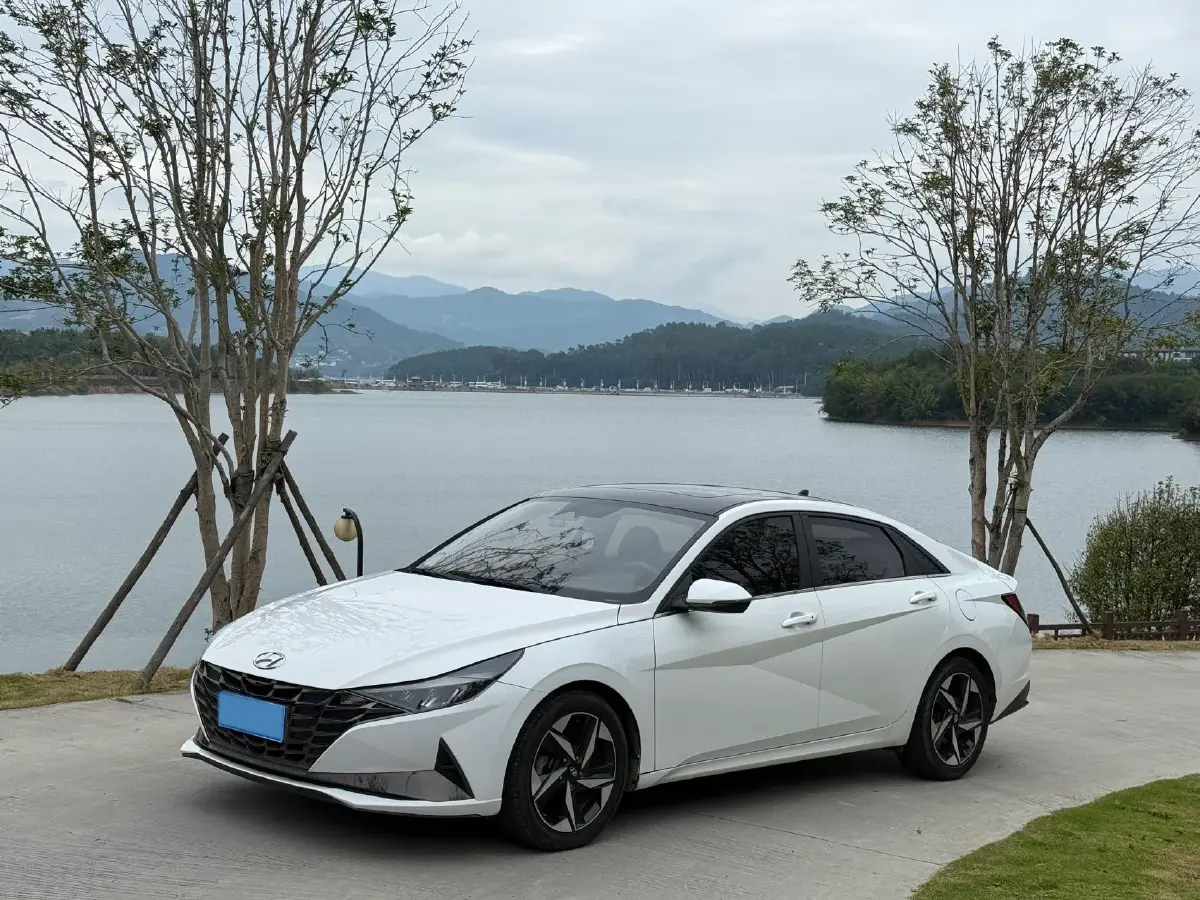 2021 Hyundai Elantra 1.5L 115HP L4 CVT