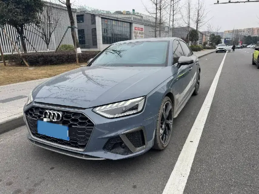 2022 Audi A4L 2.0T 190HP L4 7DCT
