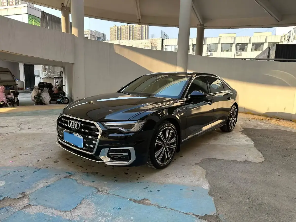 2025 Audi A6L 2.0T 245HP L4 7DCT