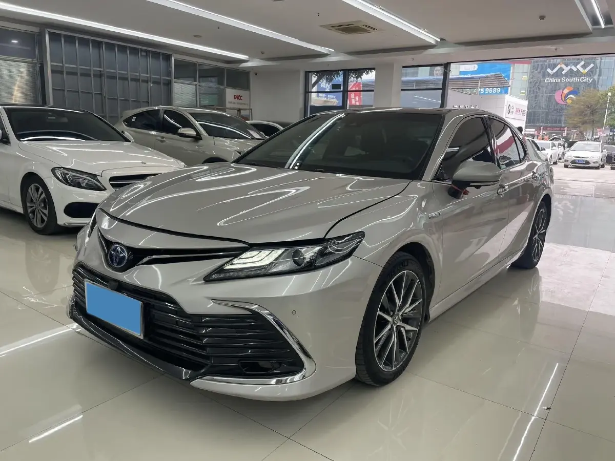 2021 Toyota Camry 2.5L 178HP L4 E-CVT Hybrid