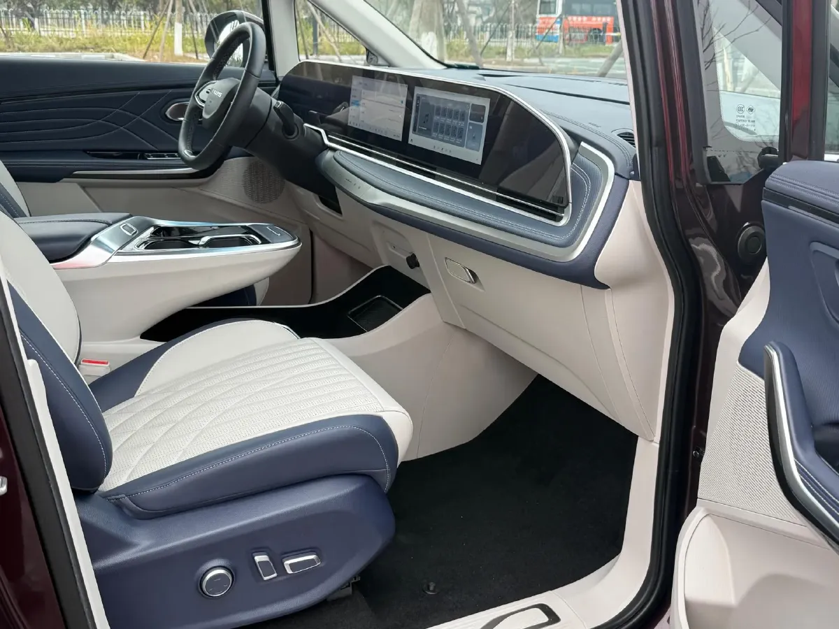 2022 MAXUS G90 2.0T 234HP L4 8AT,autocango,china used car exporter,china ev exporter,chinese used car exporter,chinese used ev exporter