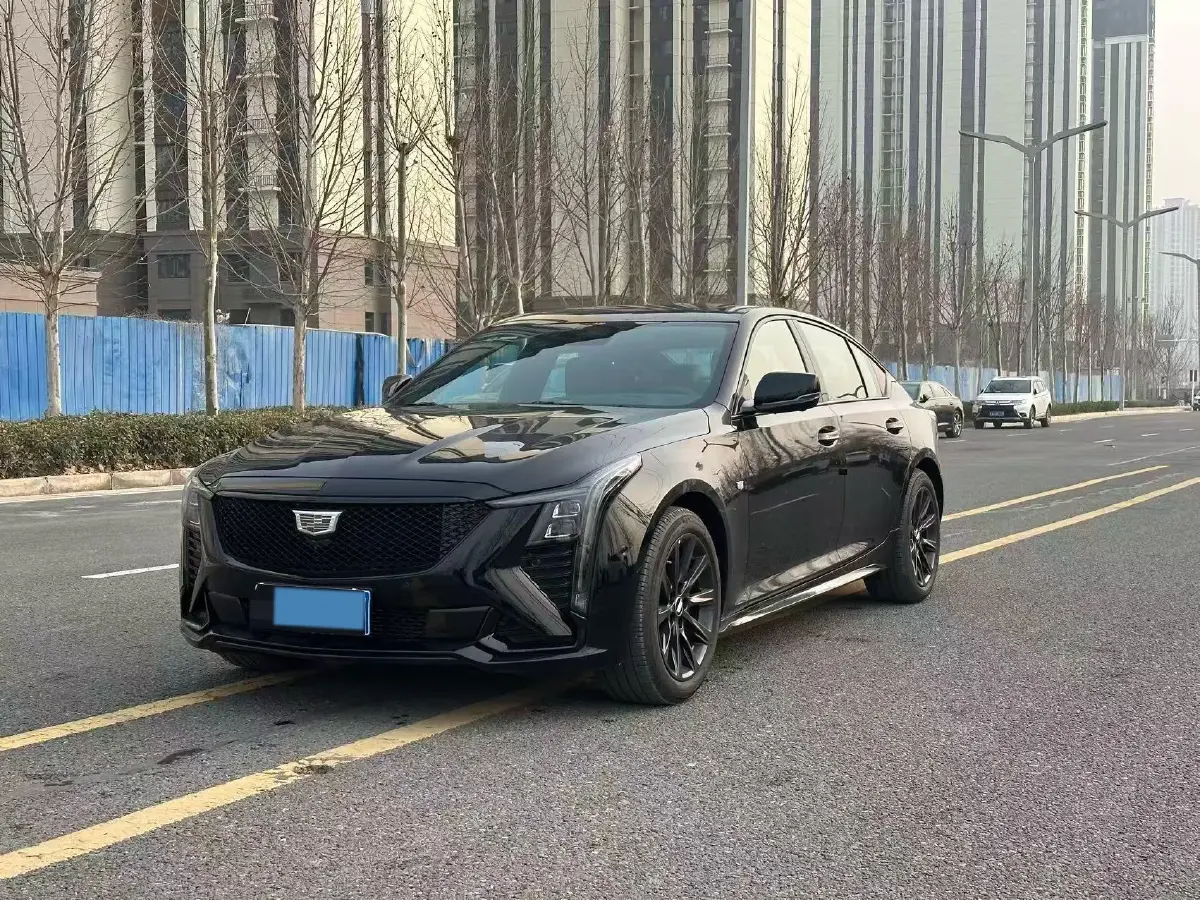 2025 Cadillac CT5 2.0T 237HP L4 10AT