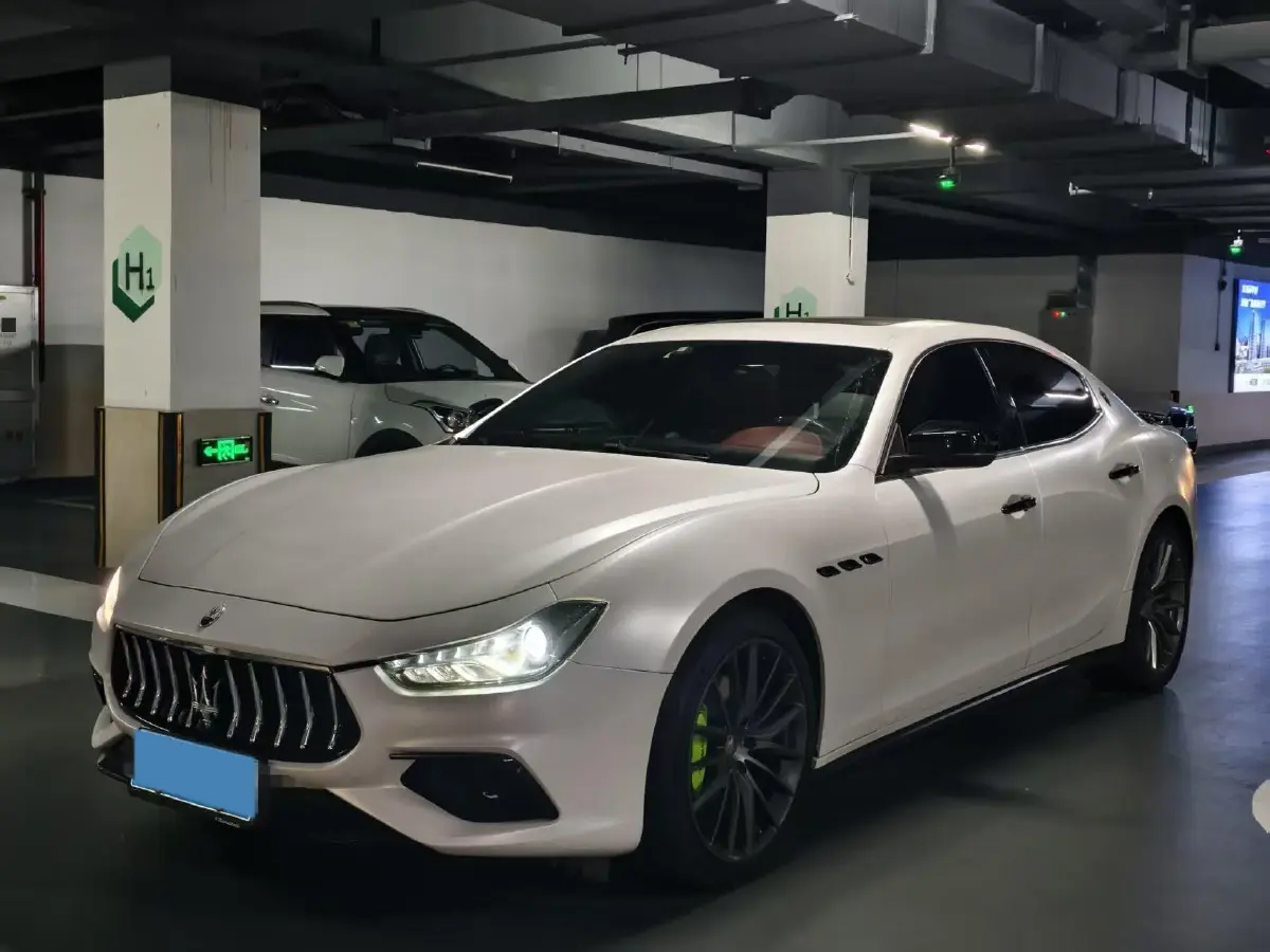2017 Maserati Ghibli 3.0T 350HP V6 8AT