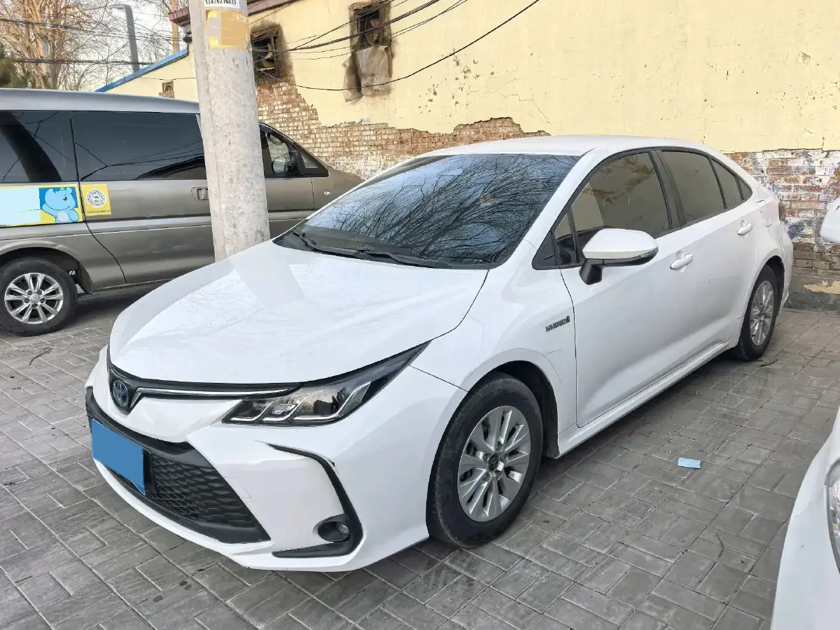 2023 Toyota Corolla 1.8L 98HP L4 E-CVT Hybrid