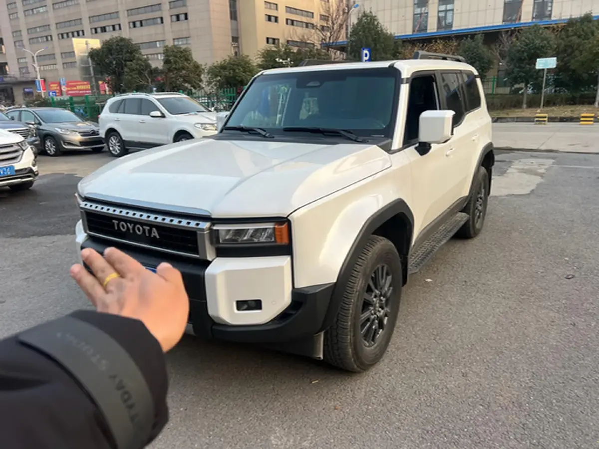 2024 Toyota Land Cruiser Prado 2.4T 282HP L4 8AT Hybrid