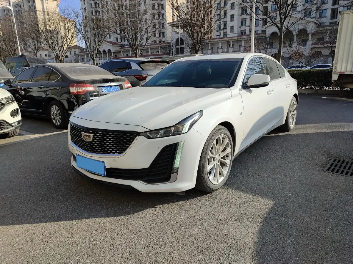 2022 Cadillac CT5 2.0T 237HP L4 10AT