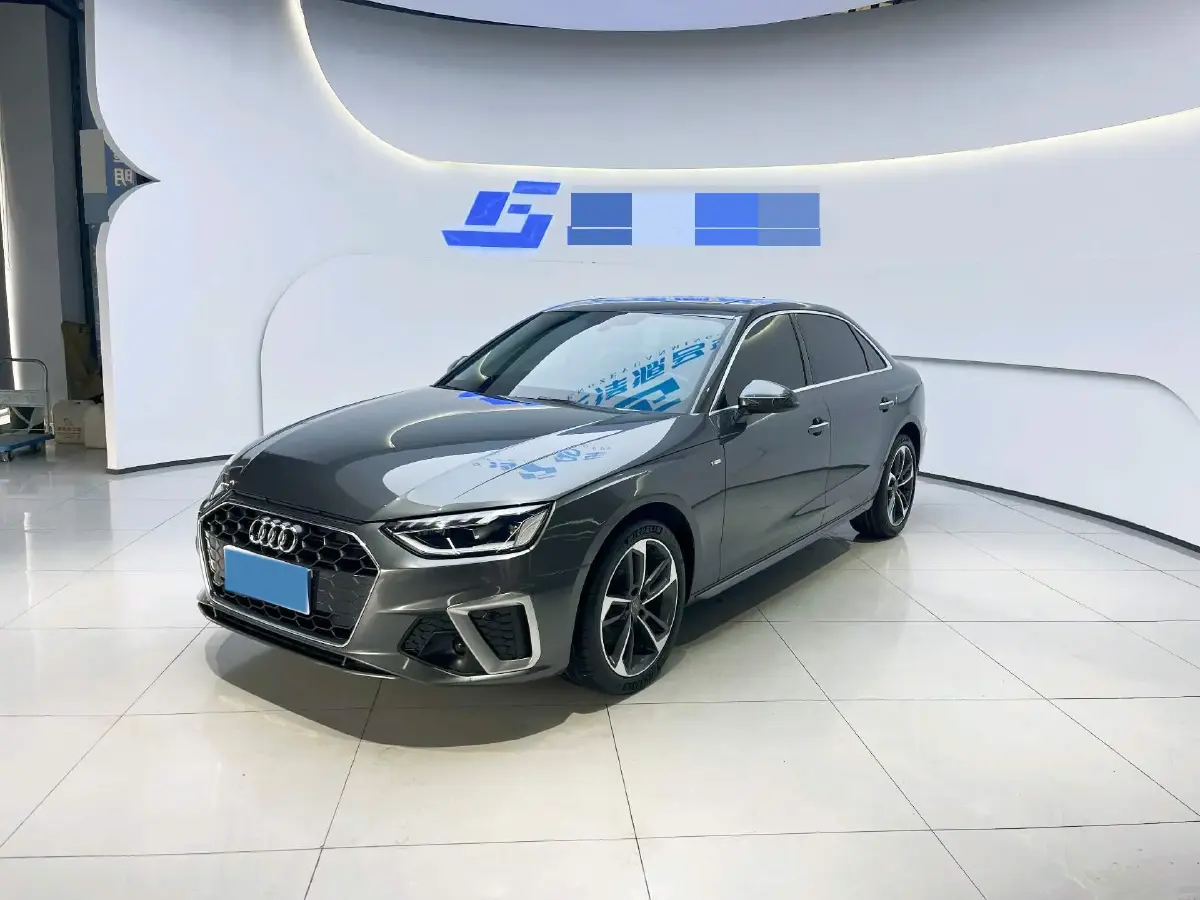 2022 Audi A4L 2.0T 190HP L4 7DCT