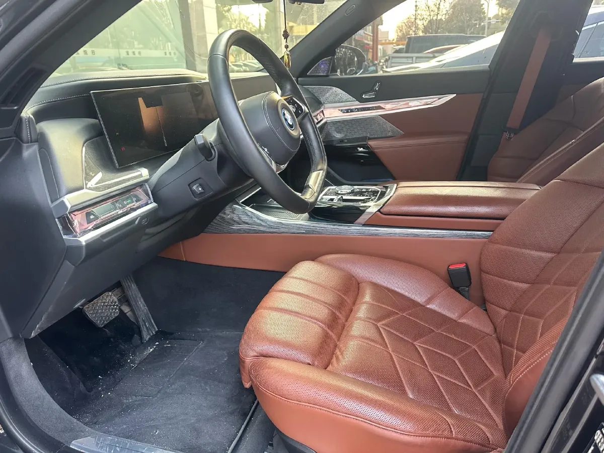 2023 BMW i7 BEV 101.7KWH,autocango,china used car exporter,china ev exporter,chinese used car exporter,chinese used ev exporter