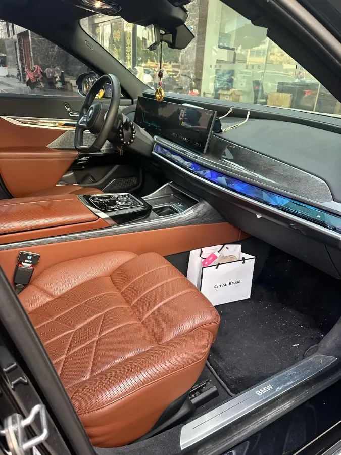 2023 BMW i7 BEV 101.7KWH,autocango,china used car exporter,china ev exporter,chinese used car exporter,chinese used ev exporter