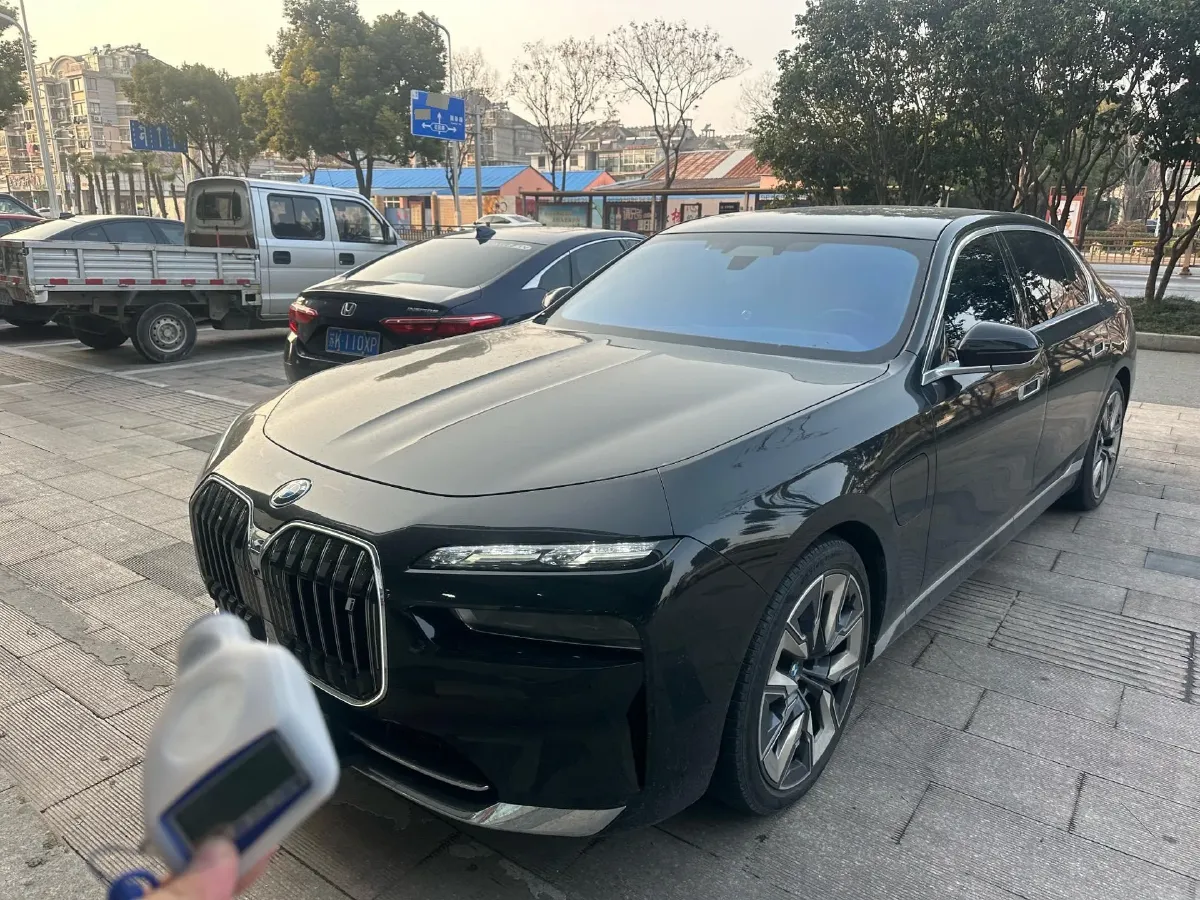 2023 BMW i7 BEV 101.7KWH,autocango,china used car exporter,china ev exporter,chinese used car exporter,chinese used ev exporter