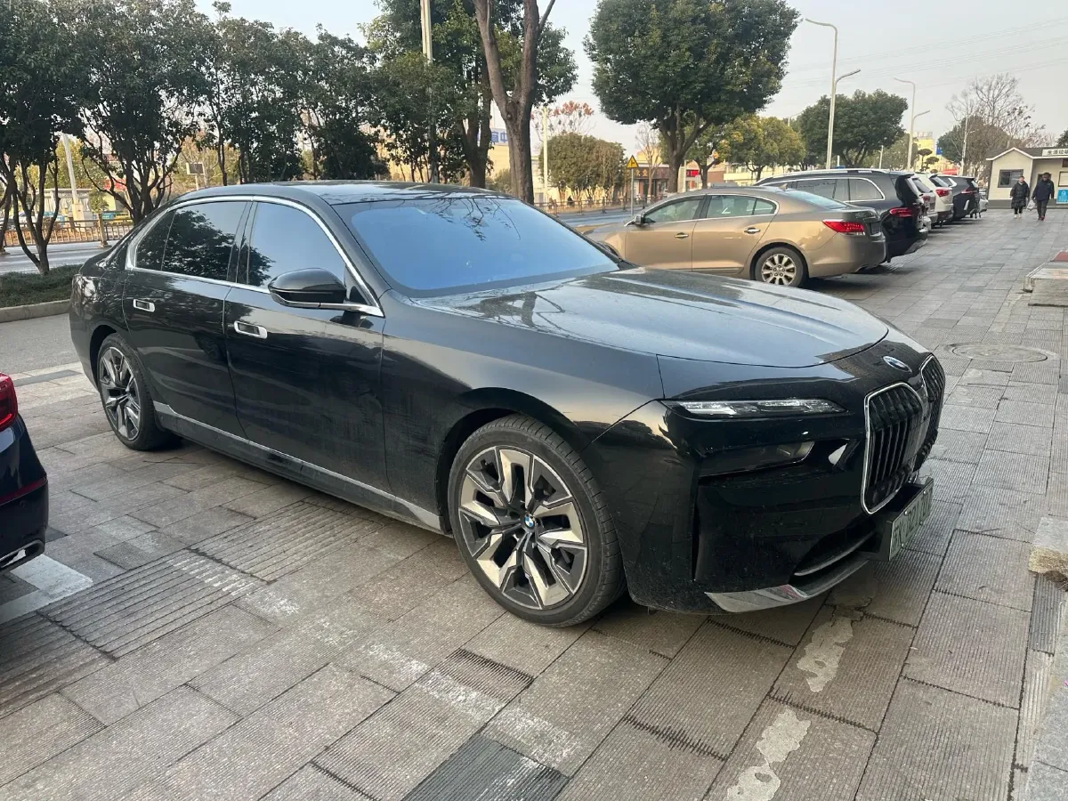 2023 BMW i7 BEV 101.7KWH,autocango,china used car exporter,china ev exporter,chinese used car exporter,chinese used ev exporter