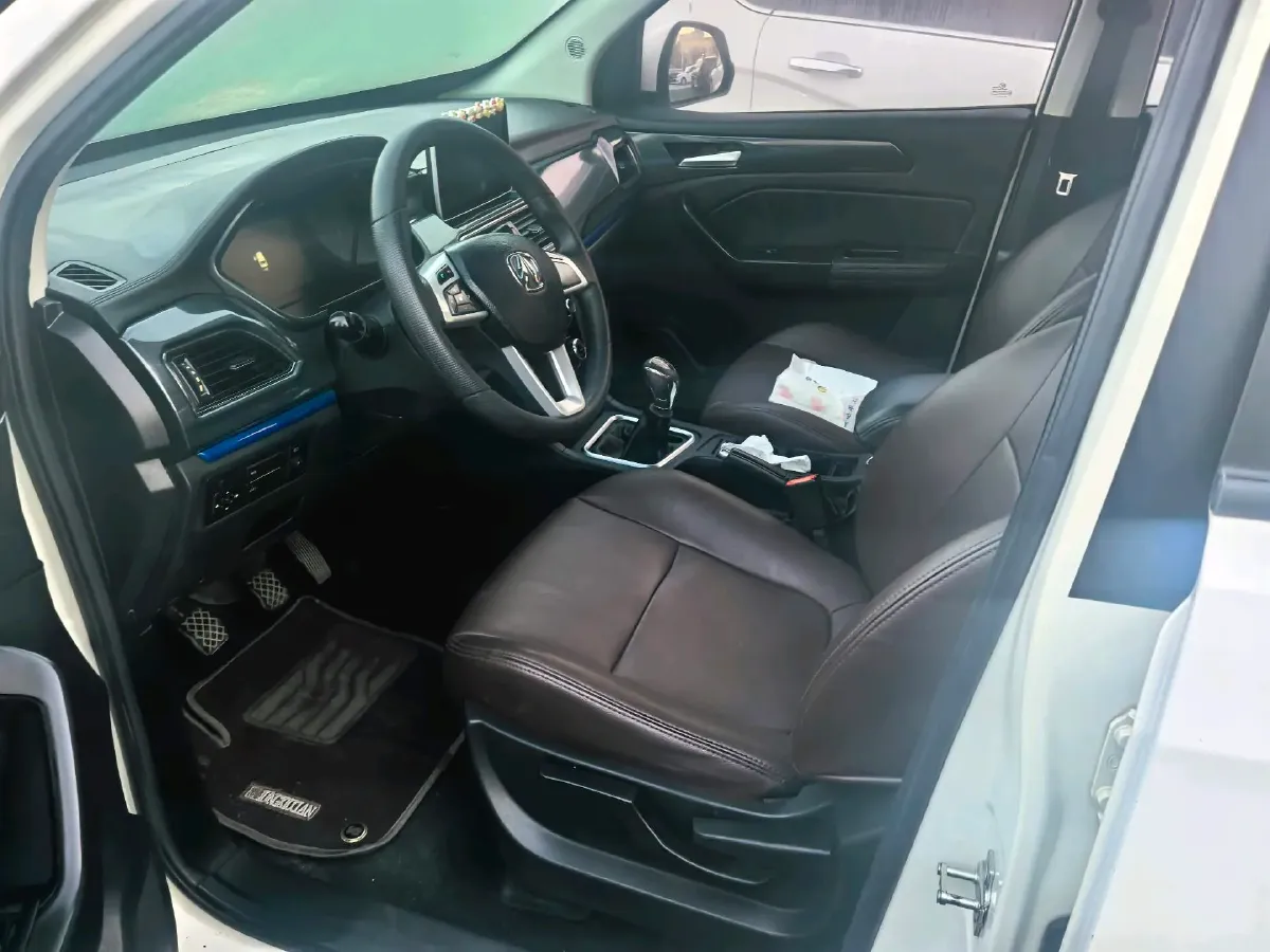 2017 BAIC WeiWang M50F 1.5L 116HP L4 5MT,autocango,china used car exporter,china ev exporter,chinese used car exporter,chinese used ev exporter