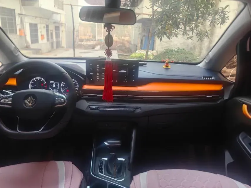 2022 Livan X3 PRO 1.5L 113HP L4 CVT,autocango,china used car exporter,china ev exporter,chinese used car exporter,chinese used ev exporter