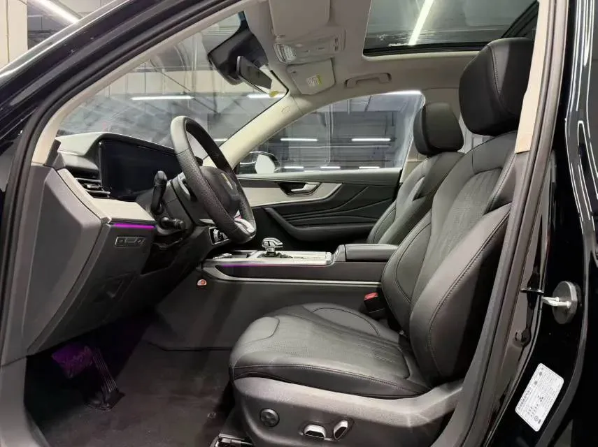 2025 HongQi HS5 2.0T 252HP L4 8AT,autocango,china used car exporter,china ev exporter,chinese used car exporter,chinese used ev exporter