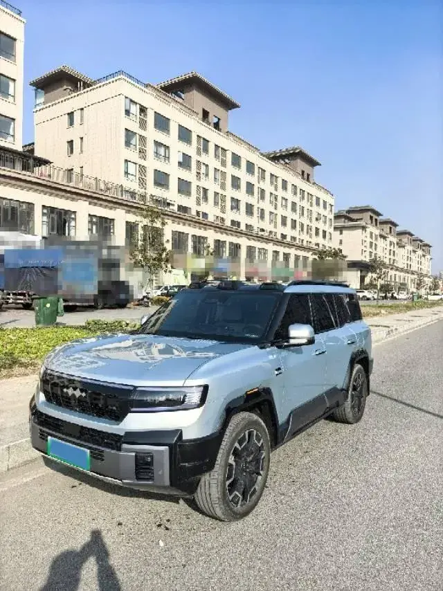 2025 FangChengBao Bao 8 2.0T 245HP L4 E-CVT PHEV 36.8KWH