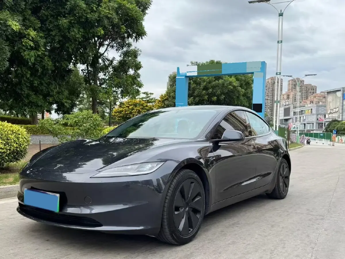2025 Tesla Model 3 BEV 62.5KWH