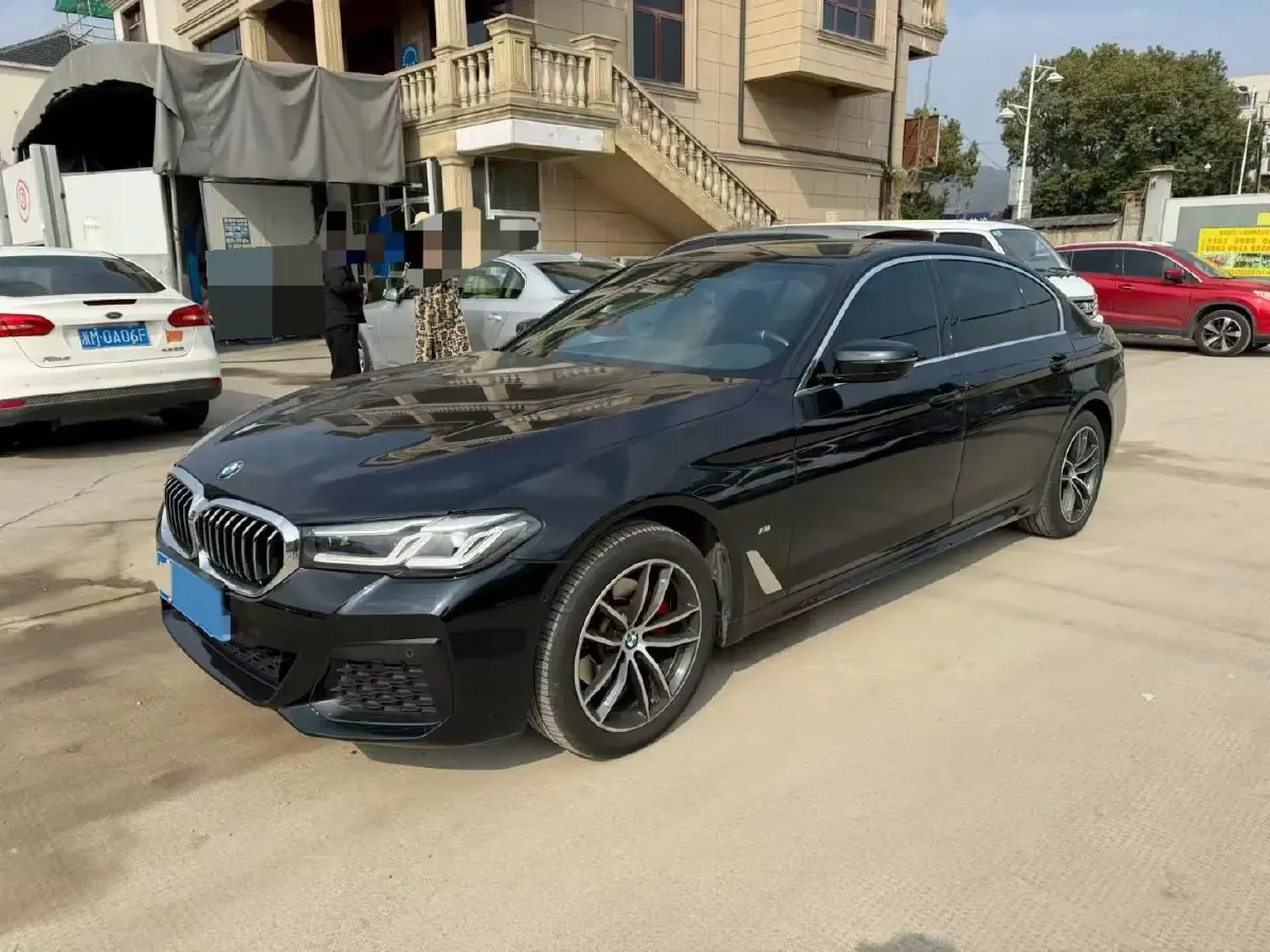 2022 BMW 5 Series 2.0T 184HP L4 8AT