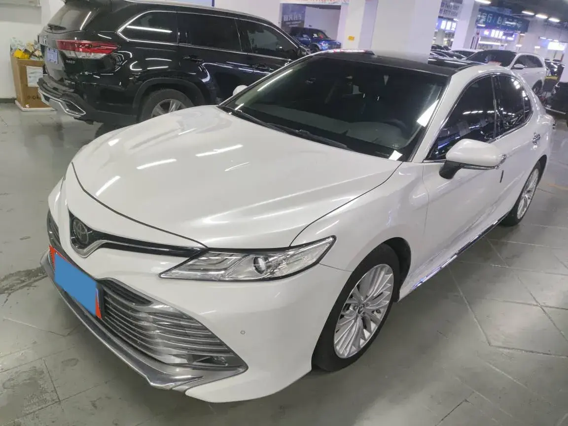2018 Toyota Camry 2.5L 209HP L4 8AT