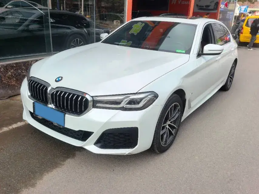 2022 BMW 5 Series 2.0T 184HP L4 8AT