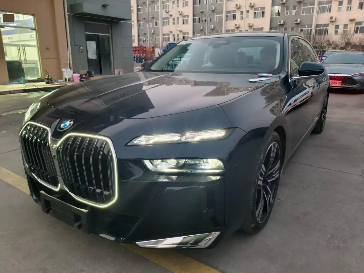 2023 BMW 7 Series 3.0T 381HP L6 8AT