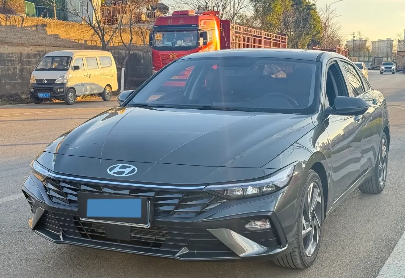 2023 Hyundai Elantra 1.5L 115HP L4 CVT