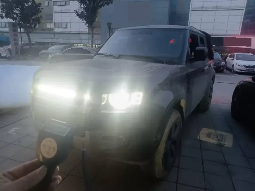 2024 Land Rover Defender 3.0T 400HP L6 8AT