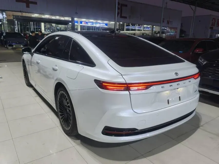 2024 Toyota Crown 2.5L 185HP L4 E-CVT Hybrid,autocango,china used car exporter,china ev exporter,chinese used car exporter,chinese used ev exporter