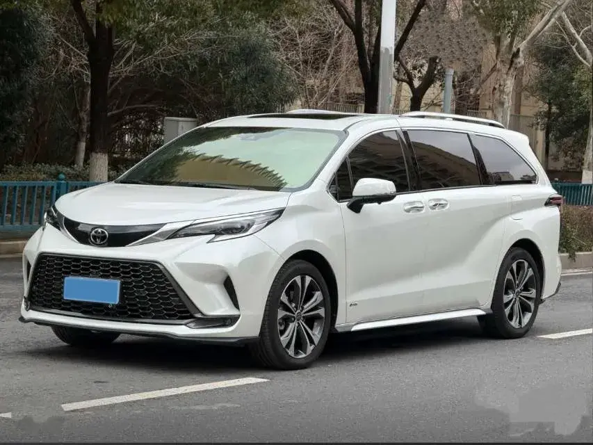 2024 Toyota Granvia 2.5L 189HP L4 E-CVT Hybrid