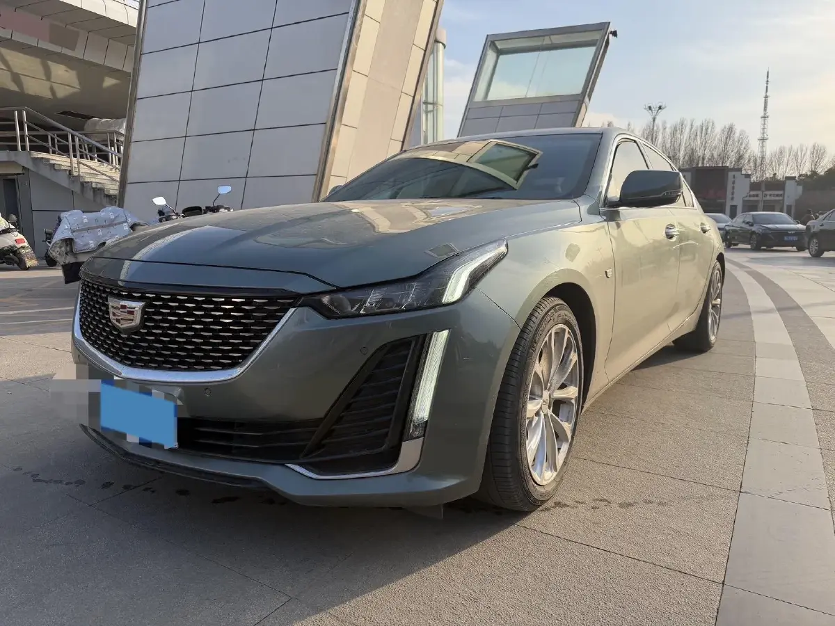 2022 Cadillac CT5 2.0T 237HP L4 10AT