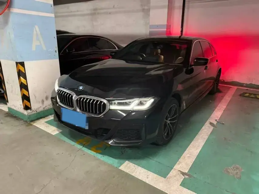 2022 BMW 5 Series 2.0T 184HP L4 8AT