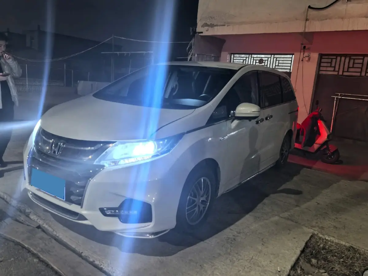 2021 Honda Odyssey 2.0L 146HP L4 E-CVT Hybrid