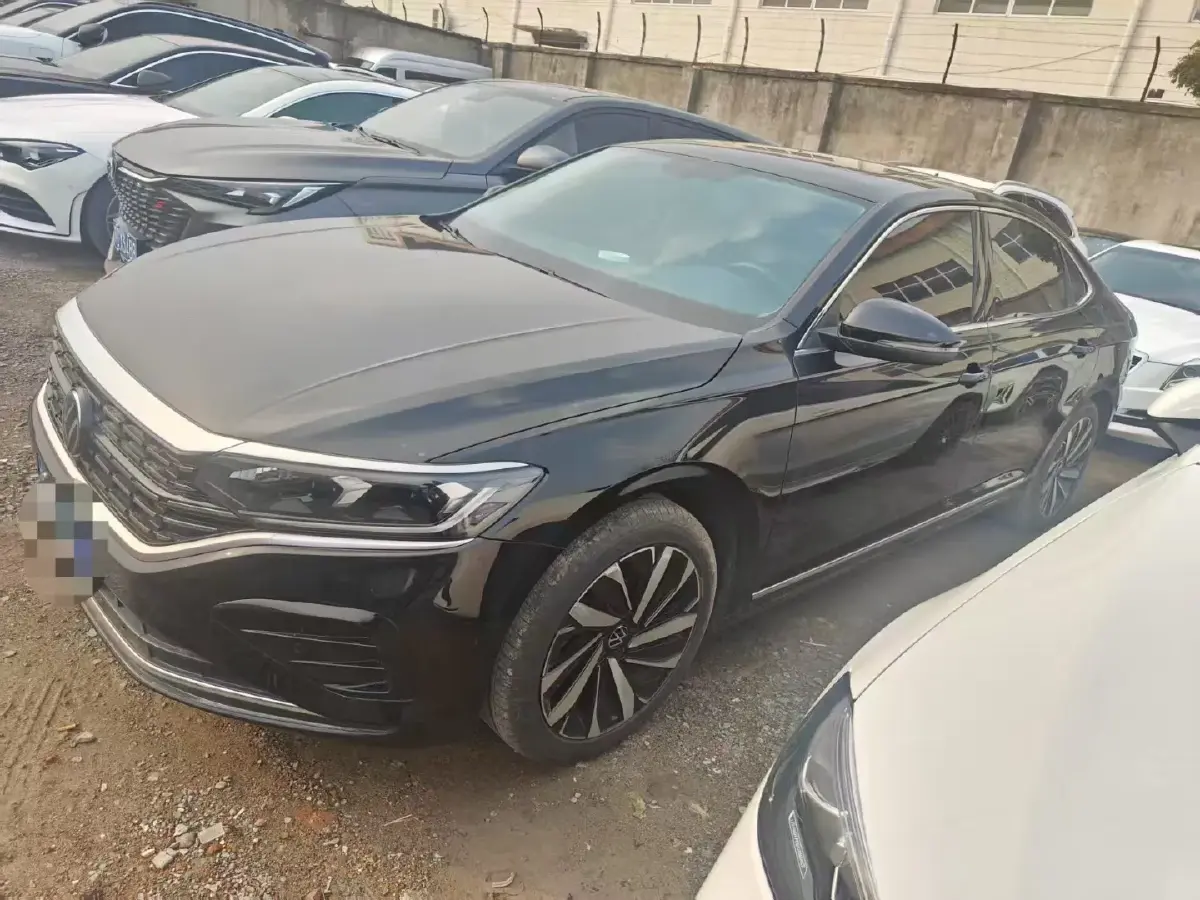 2023 Volkswagen Passat 2.0T 186HP L4 7DCT